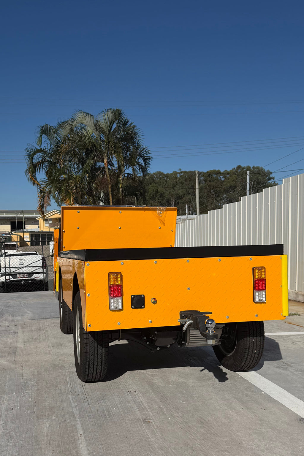 Heavy-Duty Electric Flatbed Cart for Industrial Transport